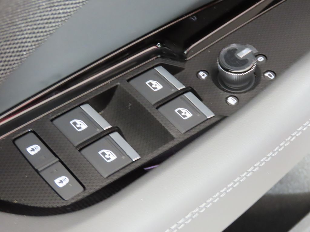 Thumbnail: 2026 Audi Q3 - 31