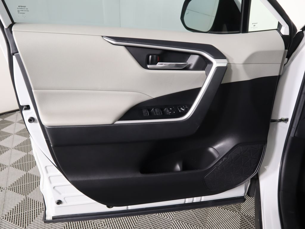 Thumbnail: 2023 Toyota RAV4 - 24