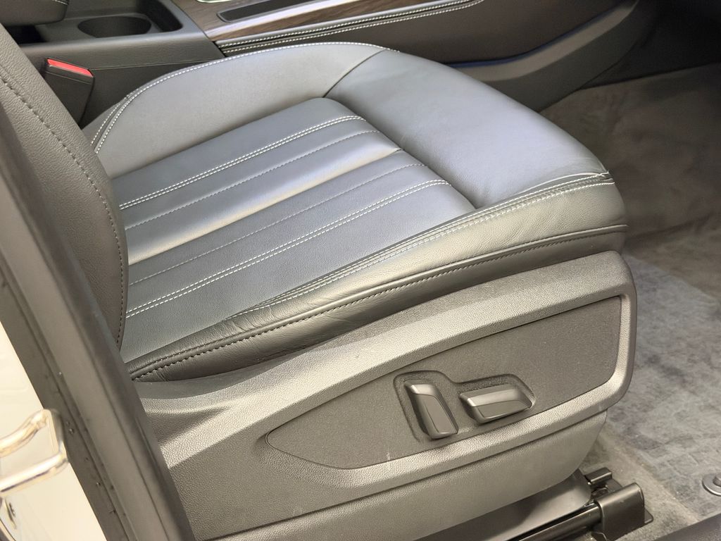Thumbnail: 2023 Audi Q5 - 10