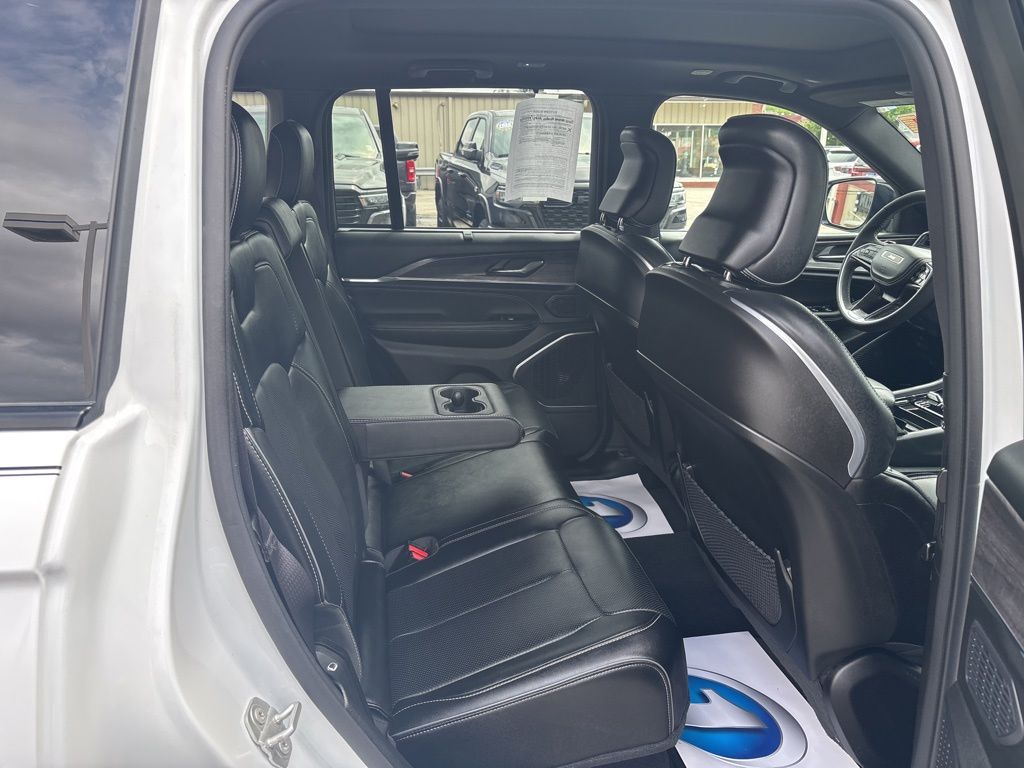 Used 2024 Jeep Grand Cherokee SUV