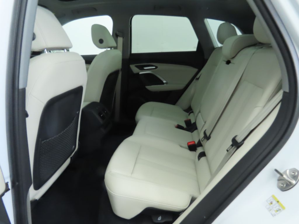 Thumbnail: 2025 Audi Q5 - 23