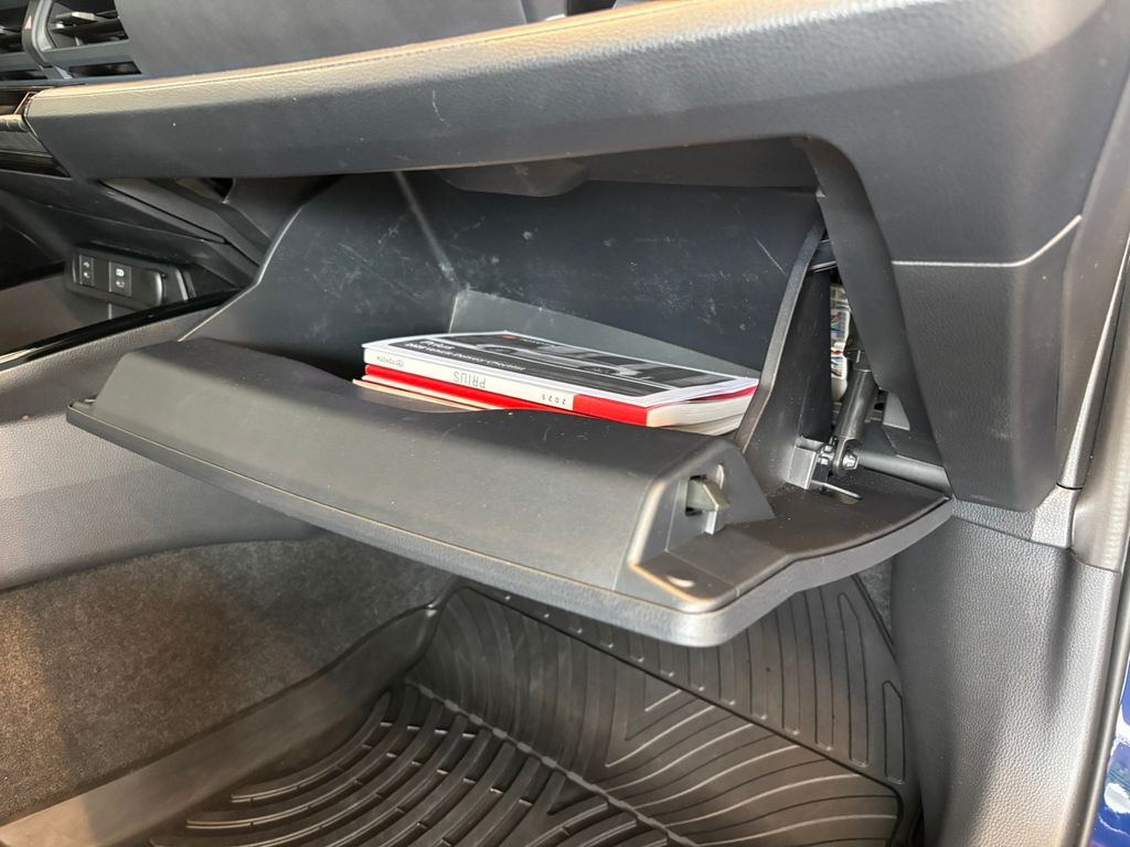 2025 Toyota Prius XLE