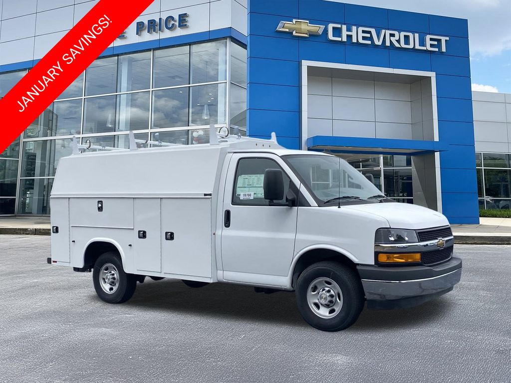 2025 Chevrolet Express Base's photo