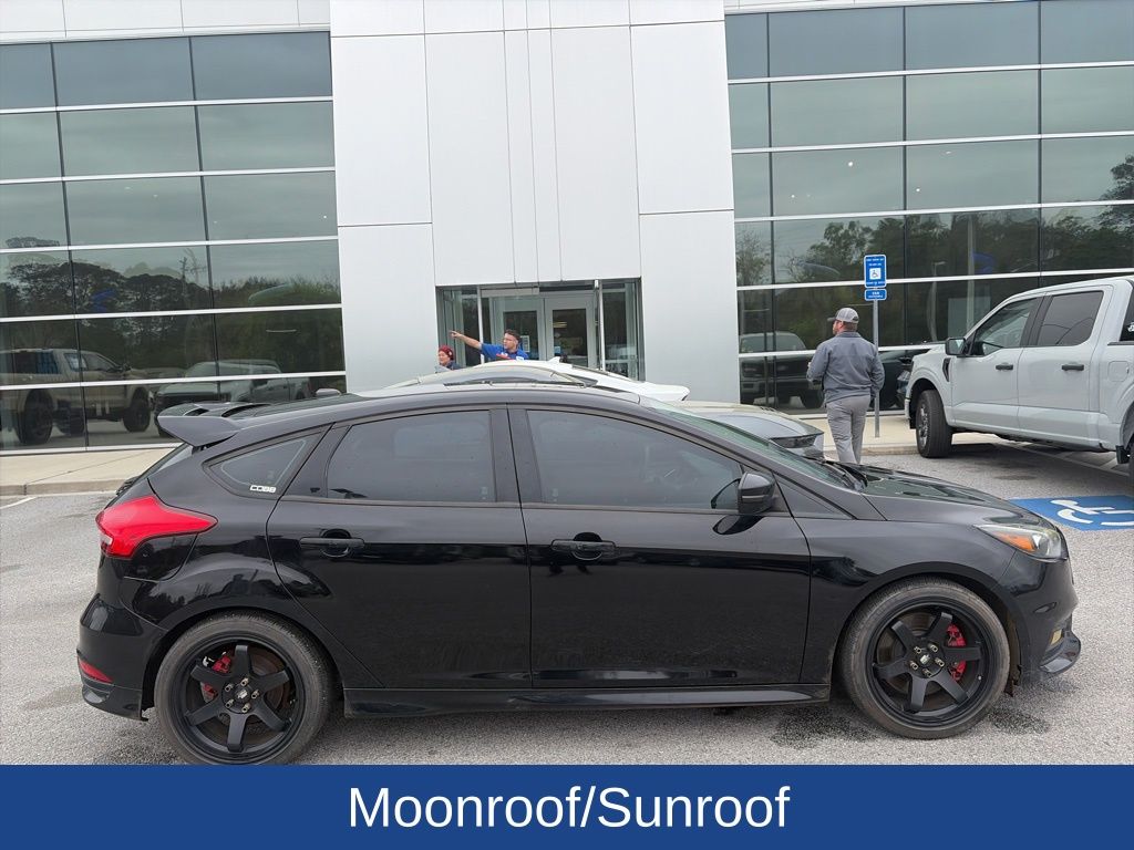 Used 2017 Ford Focus ST with VIN 1FADP3L91HL227982 for sale in Hinesville, GA