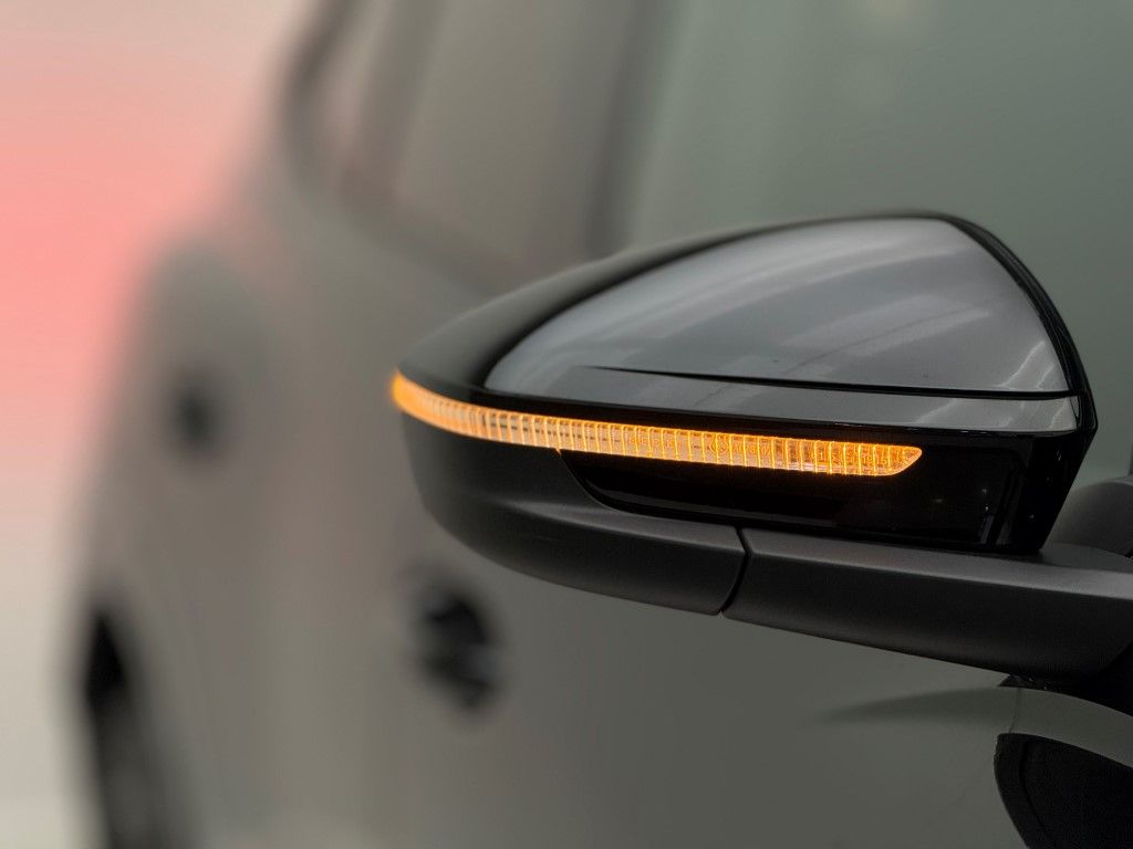 Thumbnail: 2022 Audi Q4 e-tron - 3