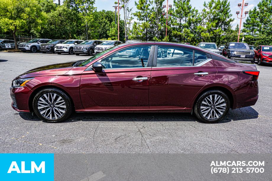 Used 2024 Red Nissan 2.5 SV image 6