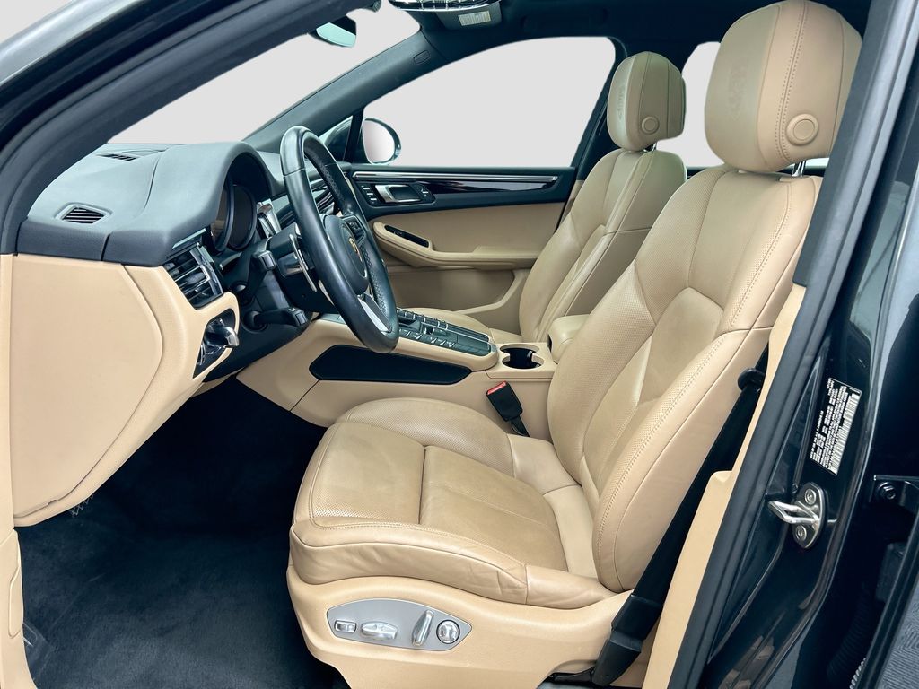 Thumbnail: 2020 Porsche Macan - 5