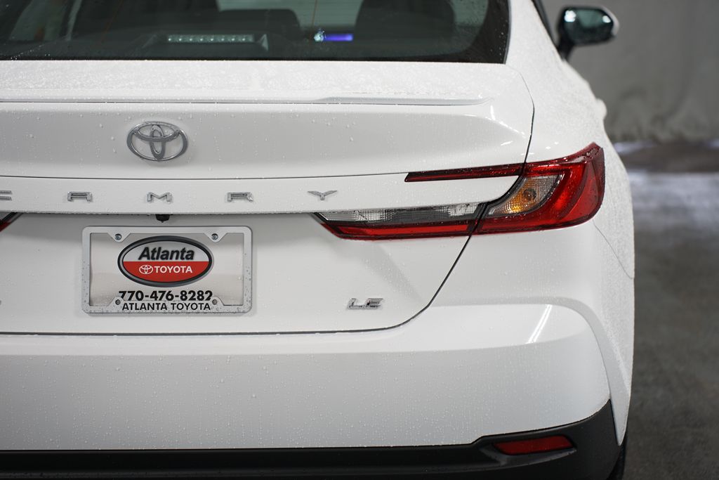 2025 Toyota Camry LE 10