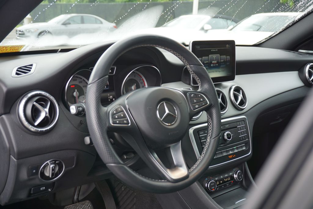 Thumbnail: 2016 Mercedes-Benz CLA - 8