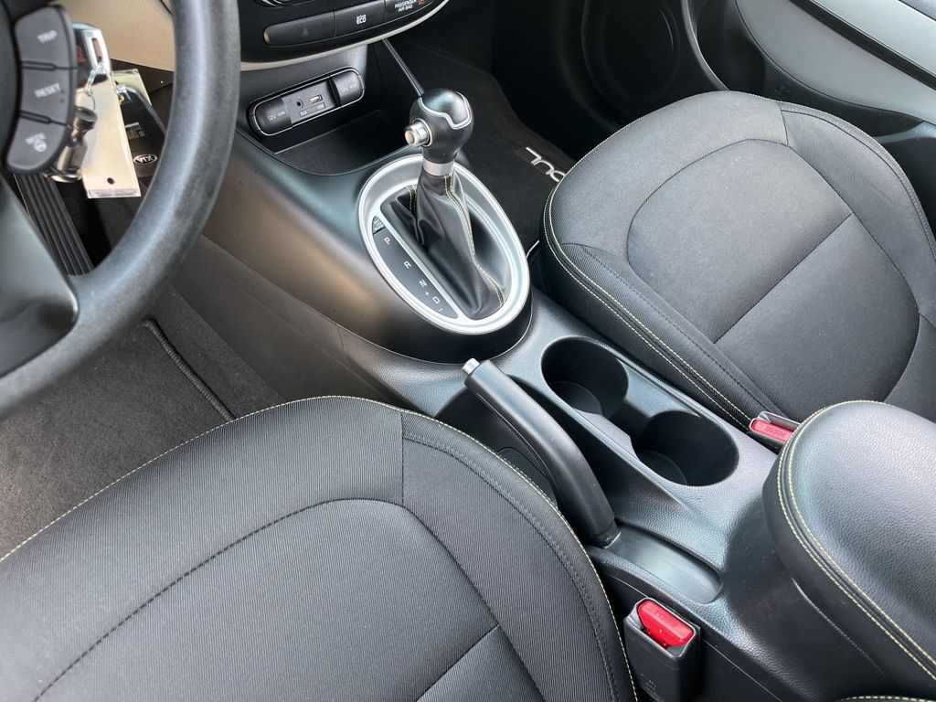 2016 Kia Soul S 19