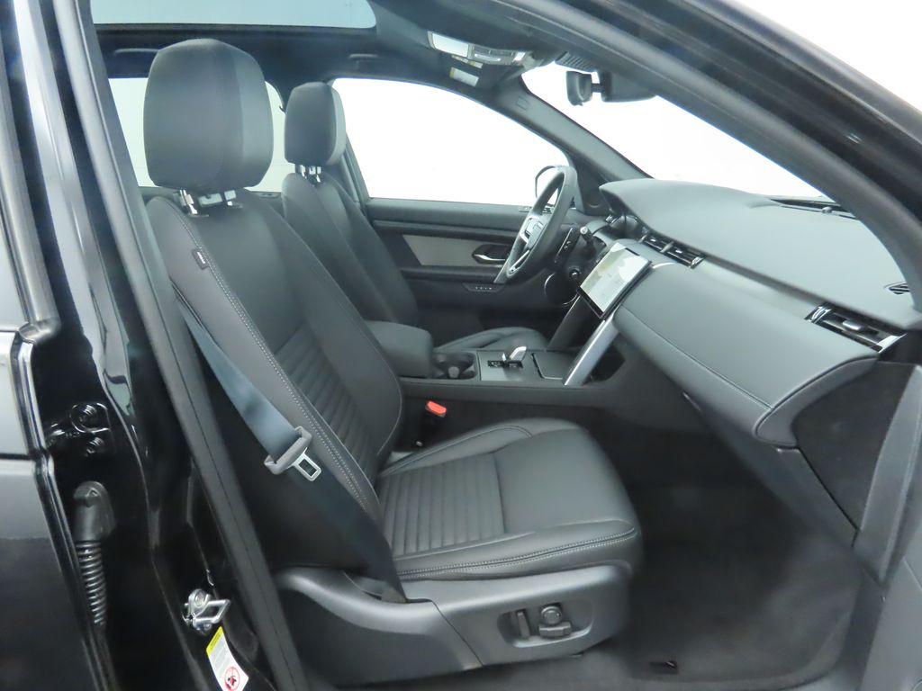 Thumbnail: 2024 Land Rover Discovery Sport - 22