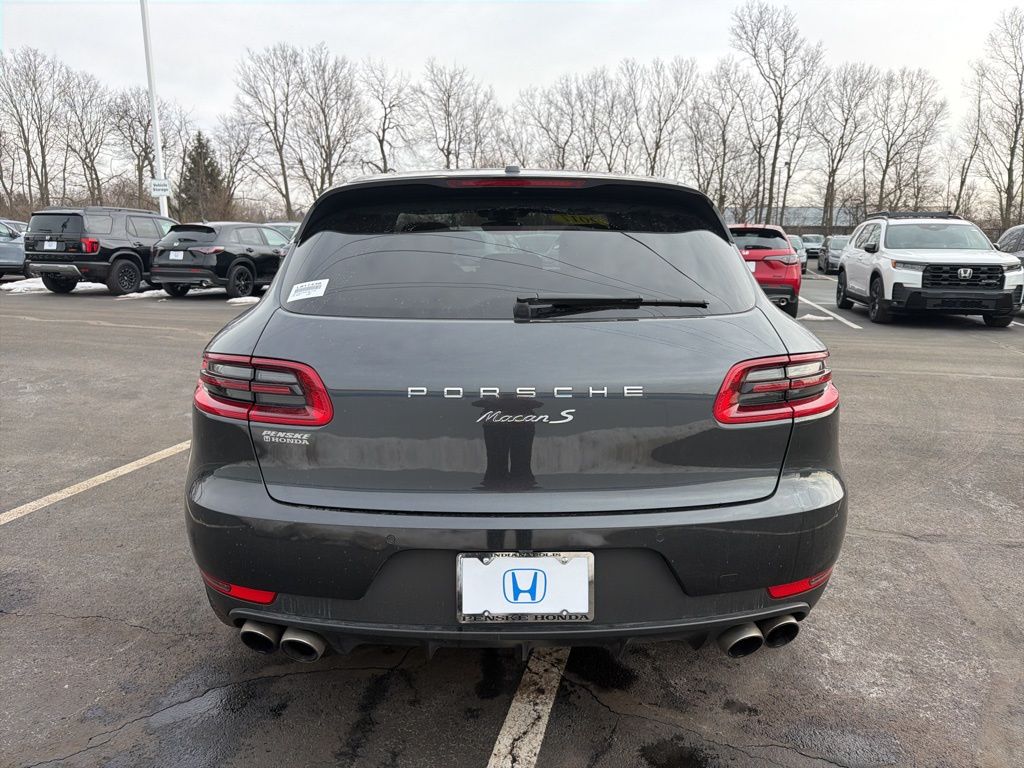 Thumbnail: 2017 Porsche Macan - 4