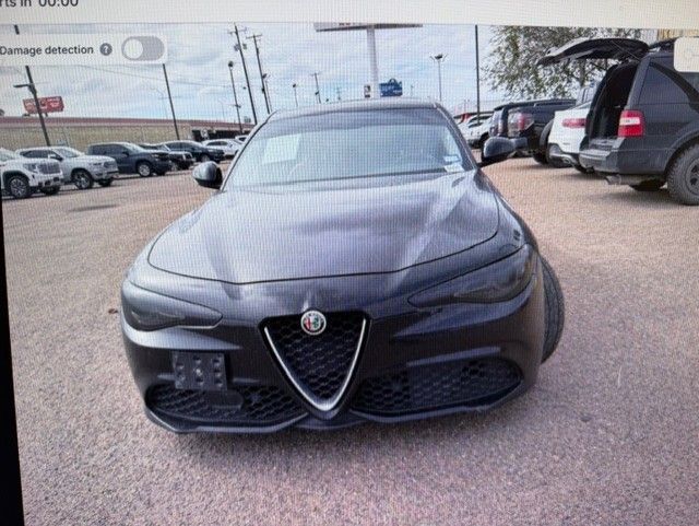 Black 2018 Alfa Romeo Giulia RWD Sedan Rear-Wheel Drive 8-Speed Automatic