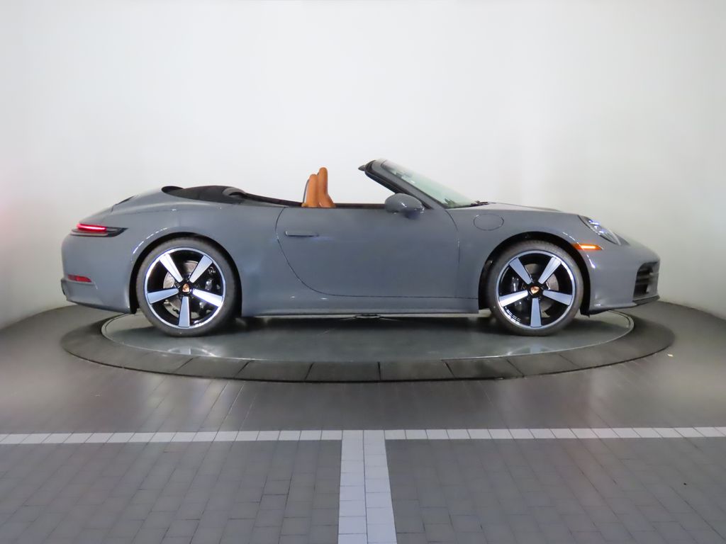 Thumbnail: 2025 Porsche 911 - 16