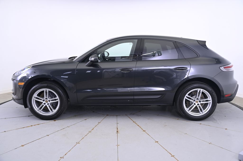 Thumbnail: 2025 Porsche Macan - 2