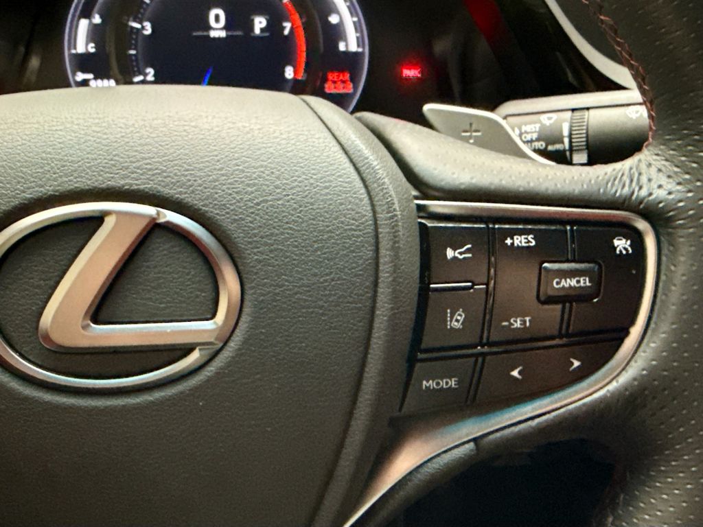 Thumbnail: 2022 Lexus ES - 12
