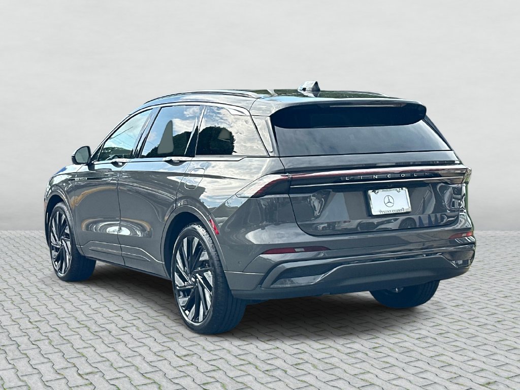Thumbnail: 2024 Lincoln Nautilus - 7
