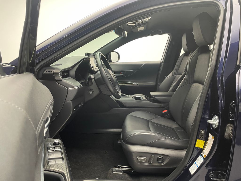 2021 Toyota Venza XLE 11