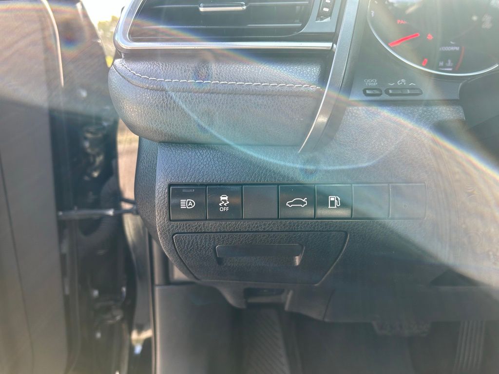 2018 Toyota Camry XSE 14