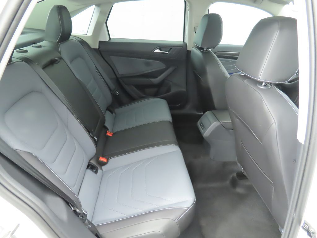 Thumbnail: 2025 Volkswagen Jetta - 22