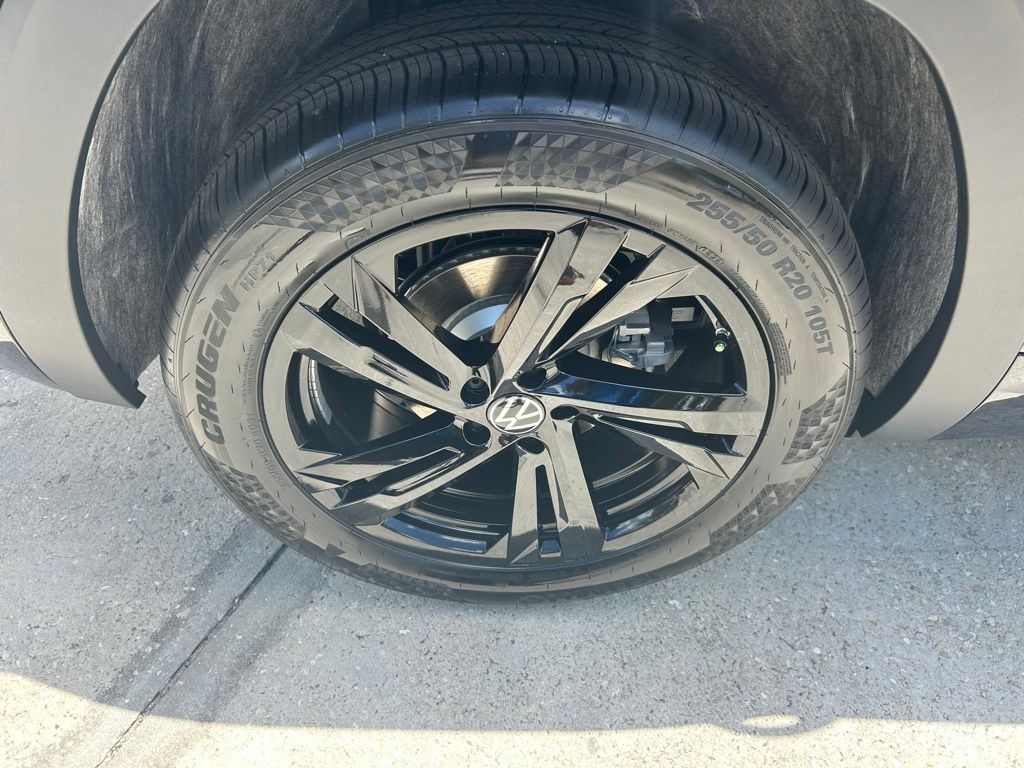 New 2026 Deep Black Volkswagen 2.0T SEL R-Line Black image 25