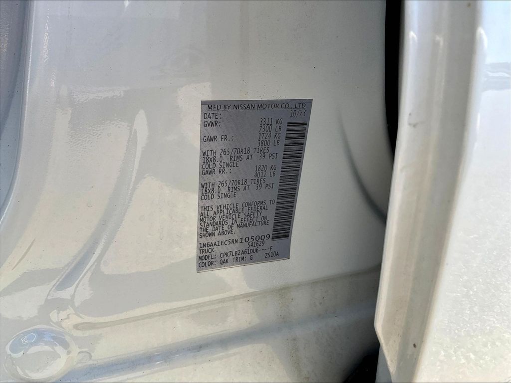 2024 Nissan Titan — photo 30
