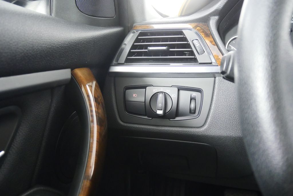 Thumbnail: 2015 BMW 3 Series - 20