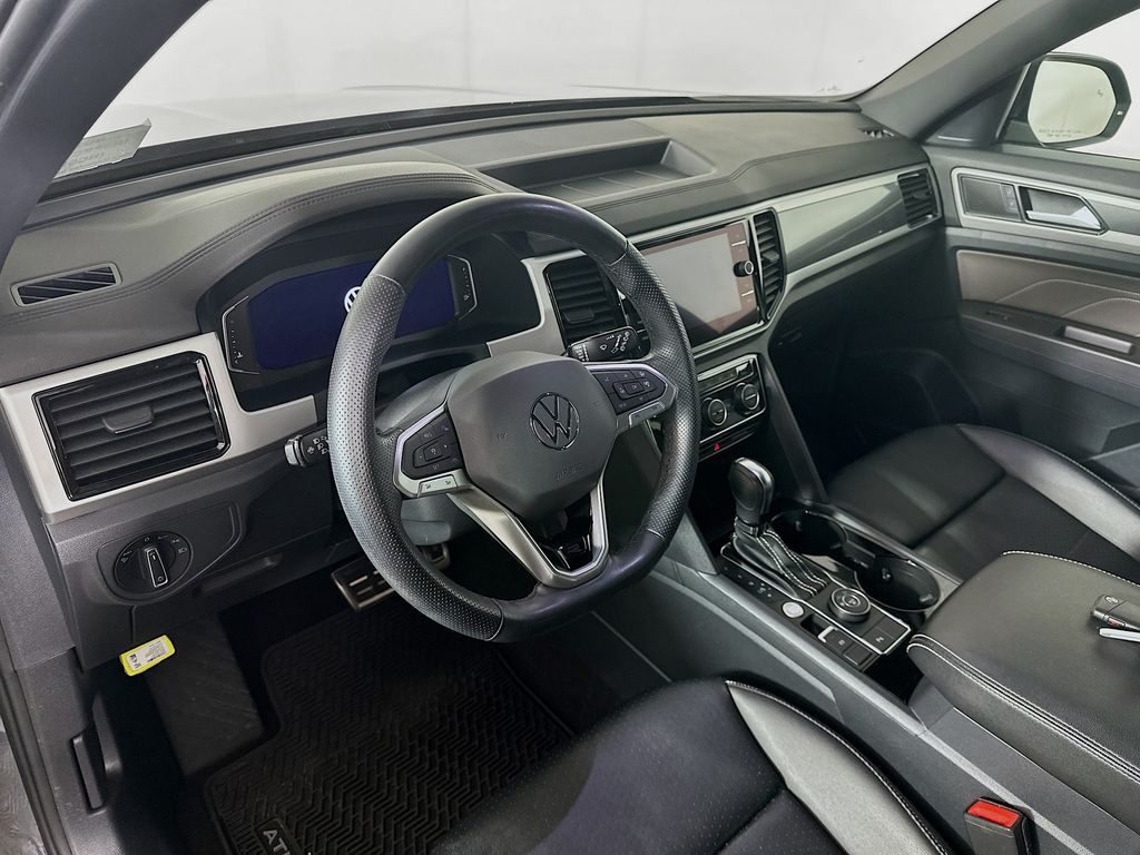 Used 2022 Gray Volkswagen 3.6L V6 SEL R-Line image 31