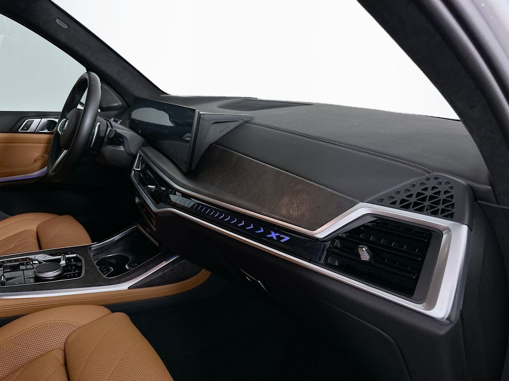 Thumbnail: 2023 BMW X7 - 31