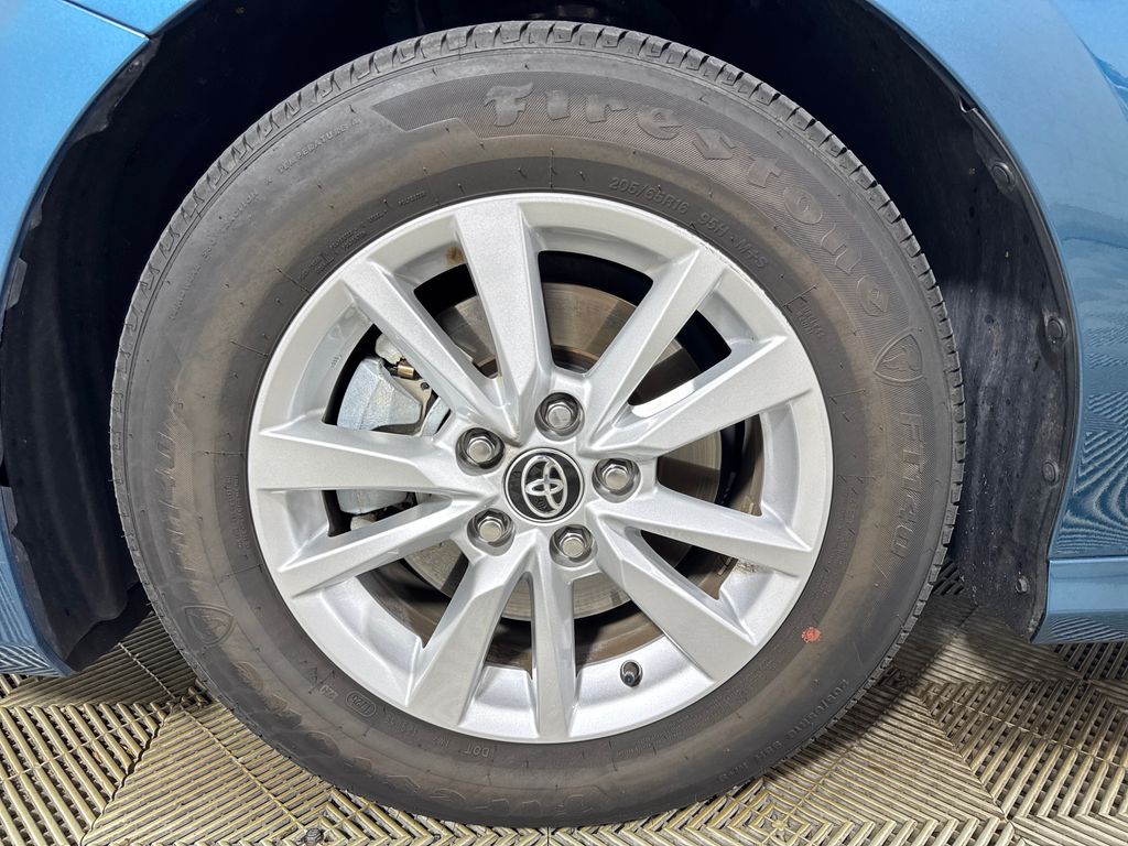 Certified Used 2025  Toyota LE image 13