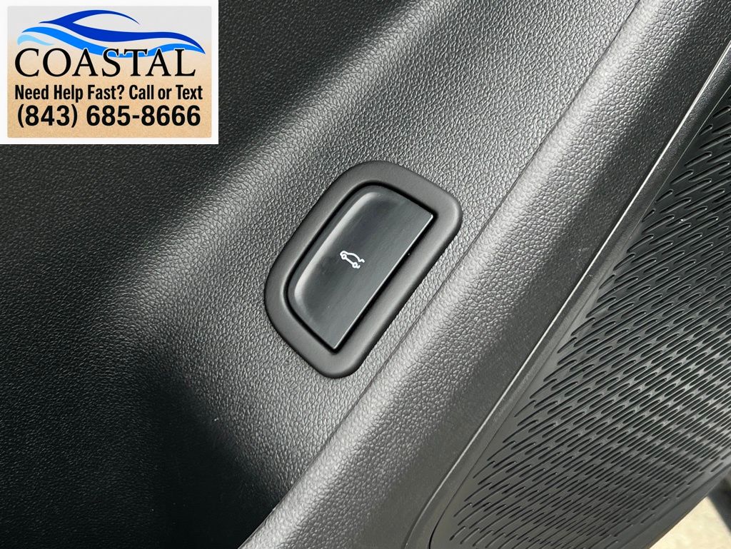 2025 Chevrolet Traverse LT White at Bob Mills Chevrolet