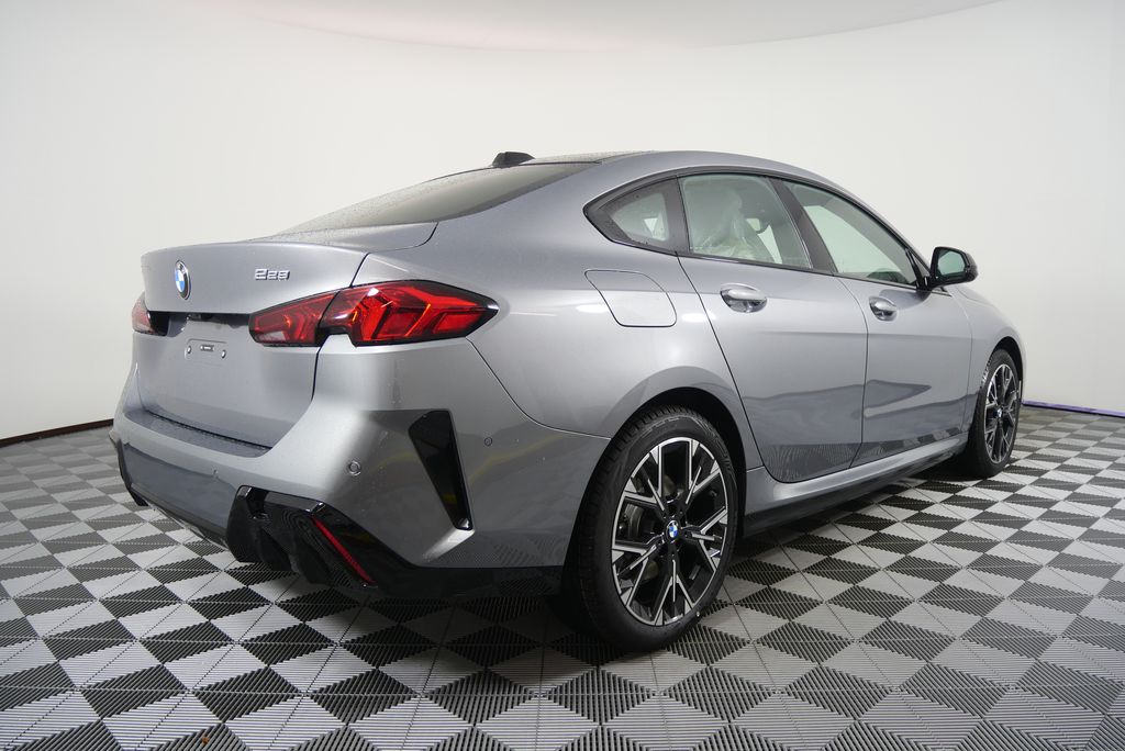 Thumbnail: 2026 BMW 2 Series - 3