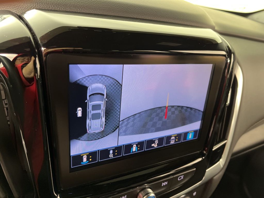 Thumbnail: 2023 Chevrolet Traverse - 32