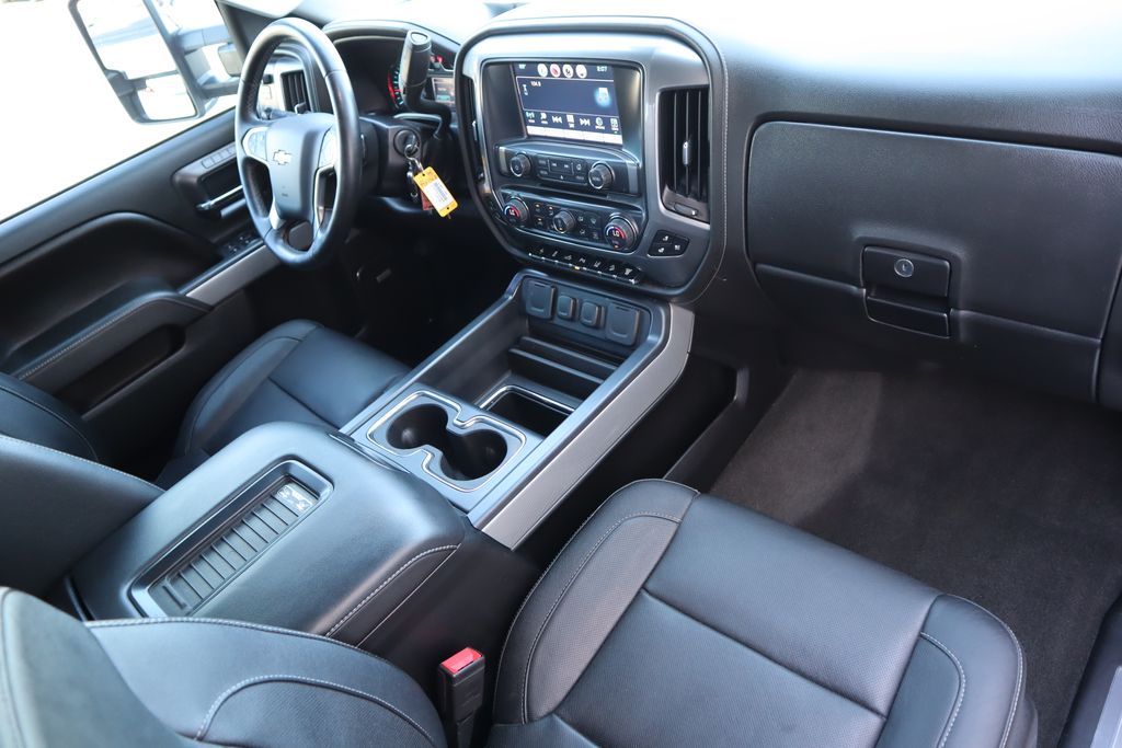 Thumbnail: 2016 Chevrolet Silverado 2500 - 17