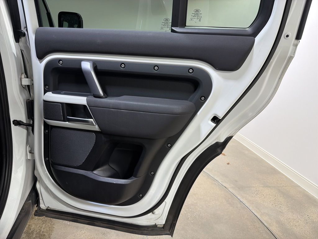 Certified Used 2022 White Land Rover X-Dynamic SE image 26