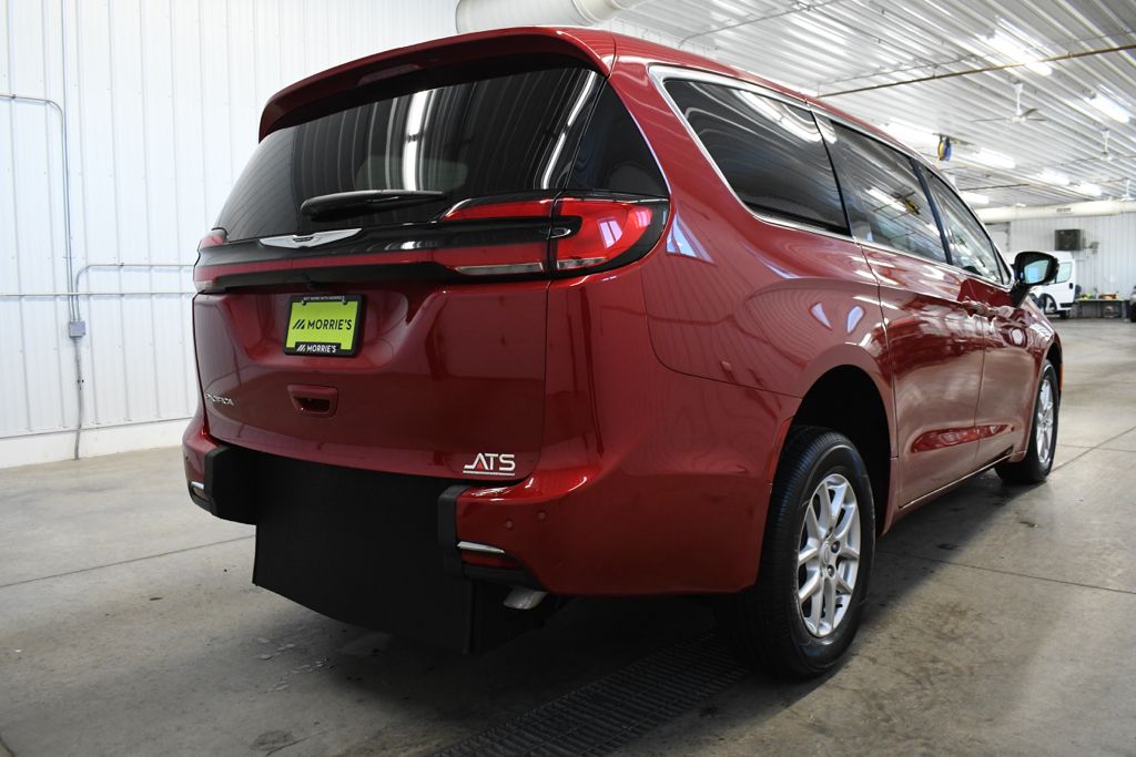 Used 2026 Red Chrysler Select image 10