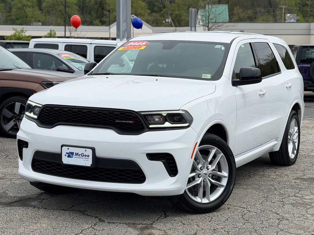 White Knuckle Clearcoat 2025 Dodge Durango GT AWD SUV / Crossover All-Wheel Drive 8-Speed Automatic