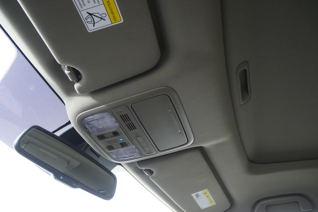 Thumbnail: 2017 Honda Pilot - 25