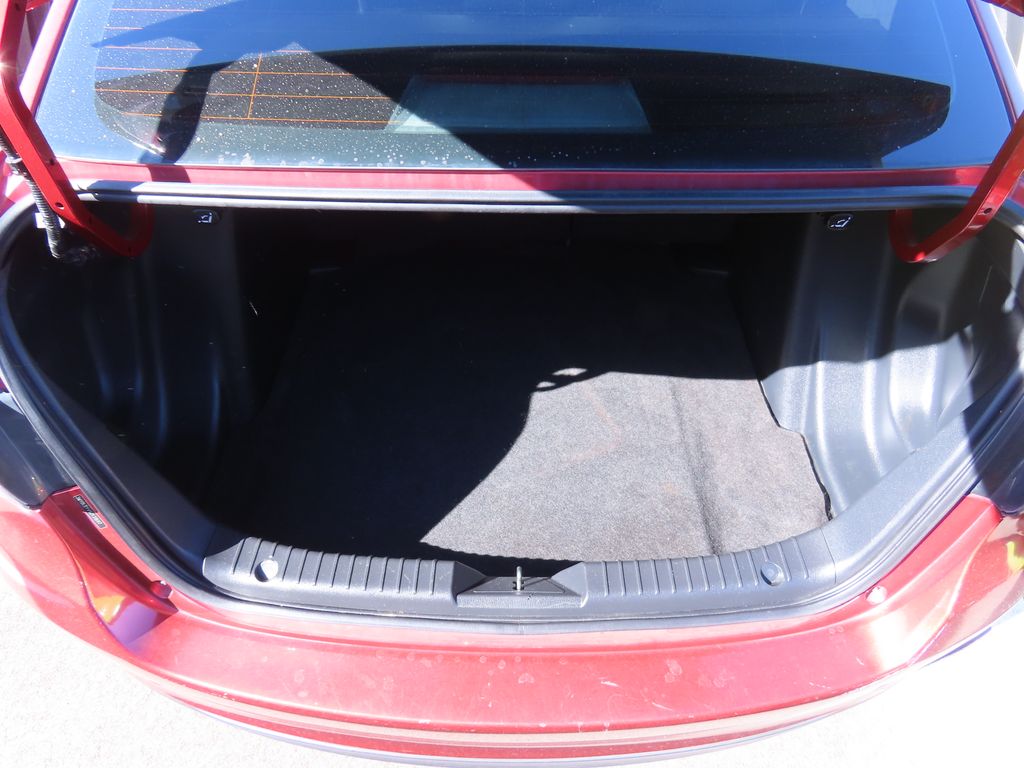 Thumbnail: 2018 Toyota Yaris - 12