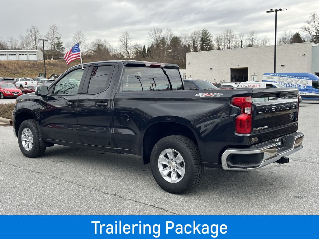 2024 Chevrolet Silverado 1500 LT photo
