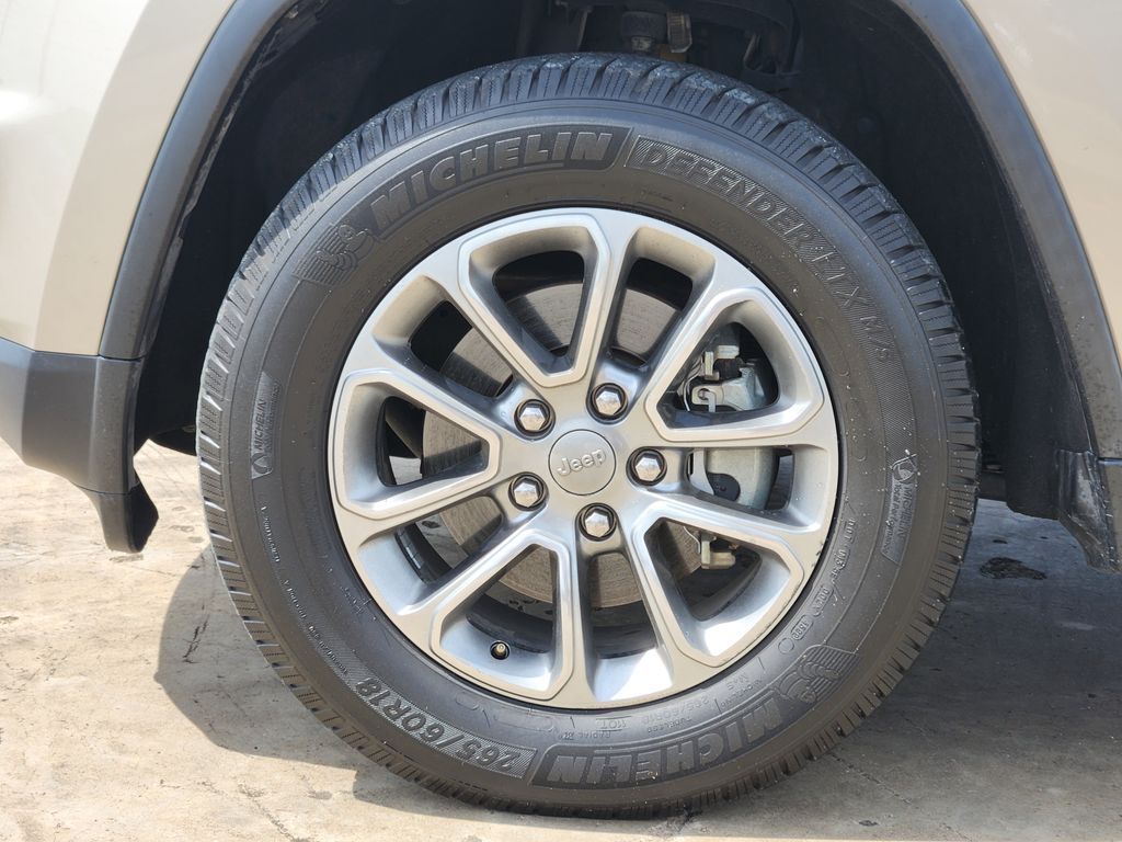 View vehicle photo 7