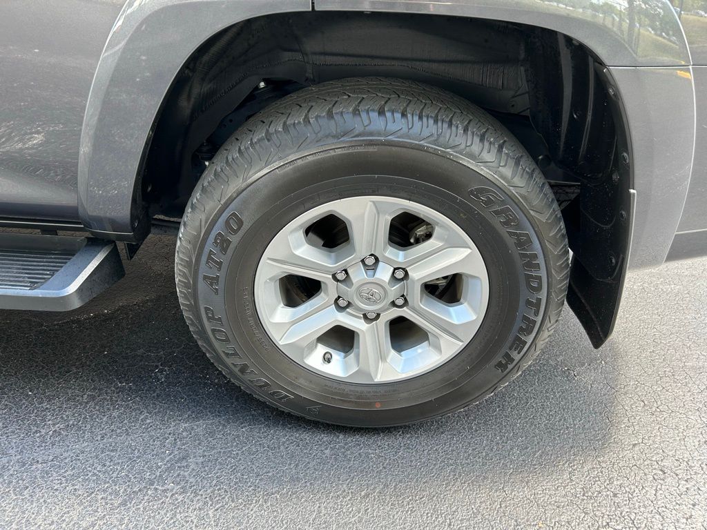 Thumbnail: 2019 Toyota 4Runner - 9