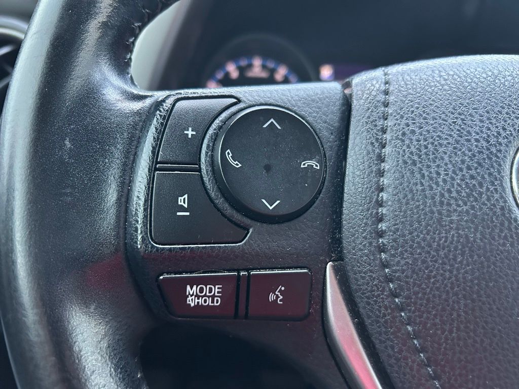 Thumbnail: 2018 Toyota RAV4 - 18