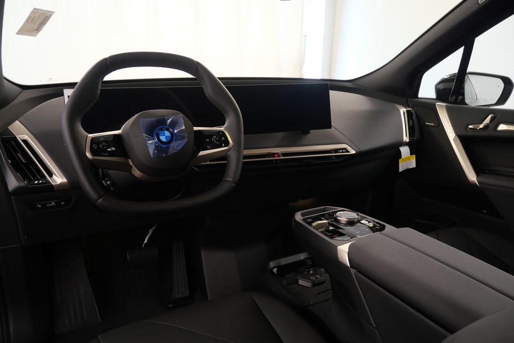 2025 BMW iX xDrive50 19