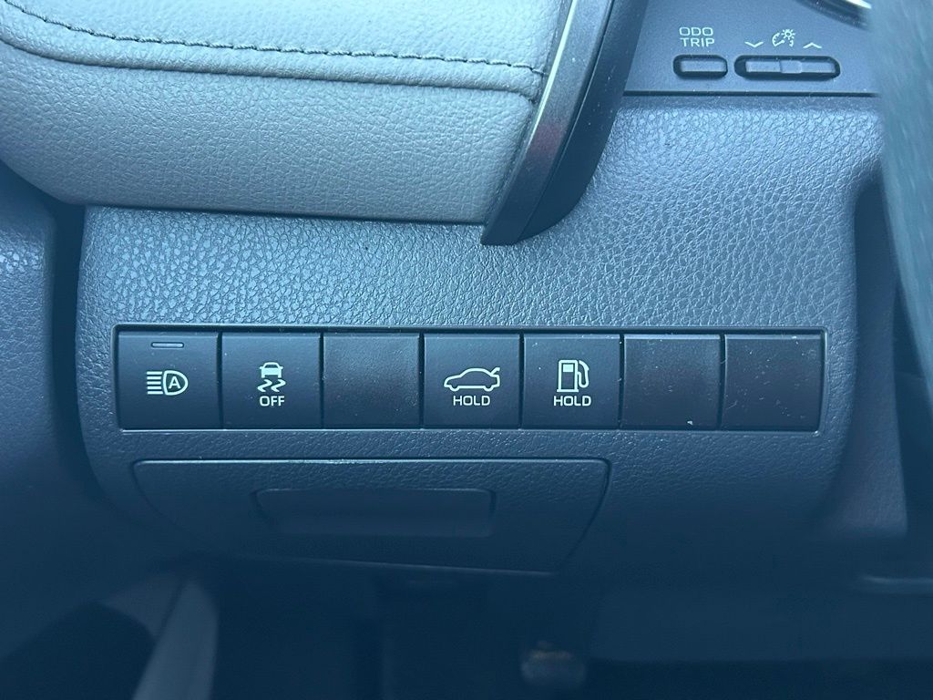 Thumbnail: 2023 Toyota Camry - 18