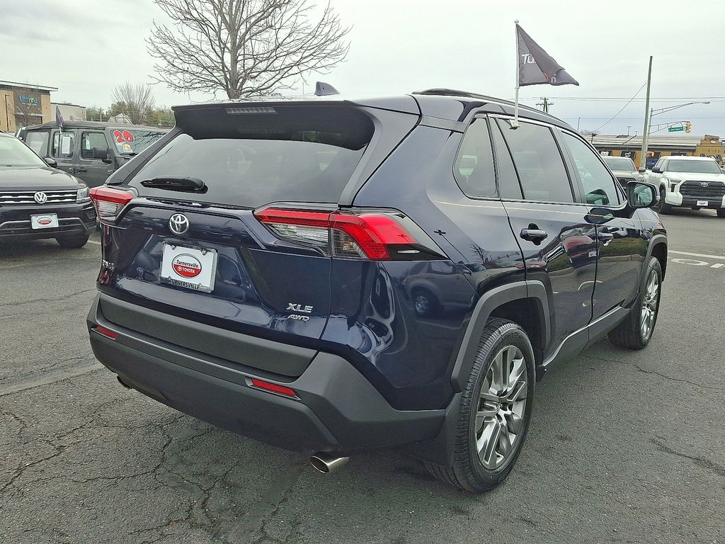 Thumbnail: 2019 Toyota RAV4 - 6