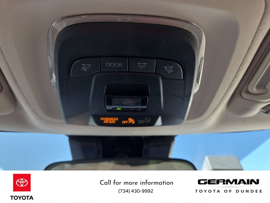 2023 Toyota Corolla LE photo 43