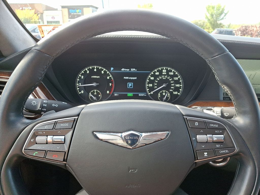 Thumbnail: 2017 Genesis G90 - 23