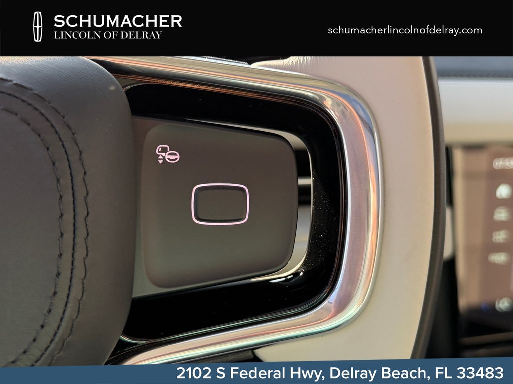 new 2026 Lincoln Navigator car, priced at $97,879
