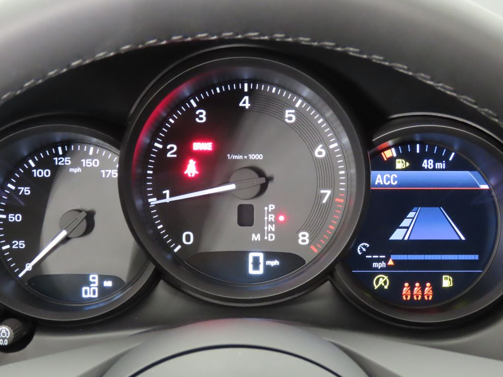 Thumbnail: 2026 Porsche Macan - 17